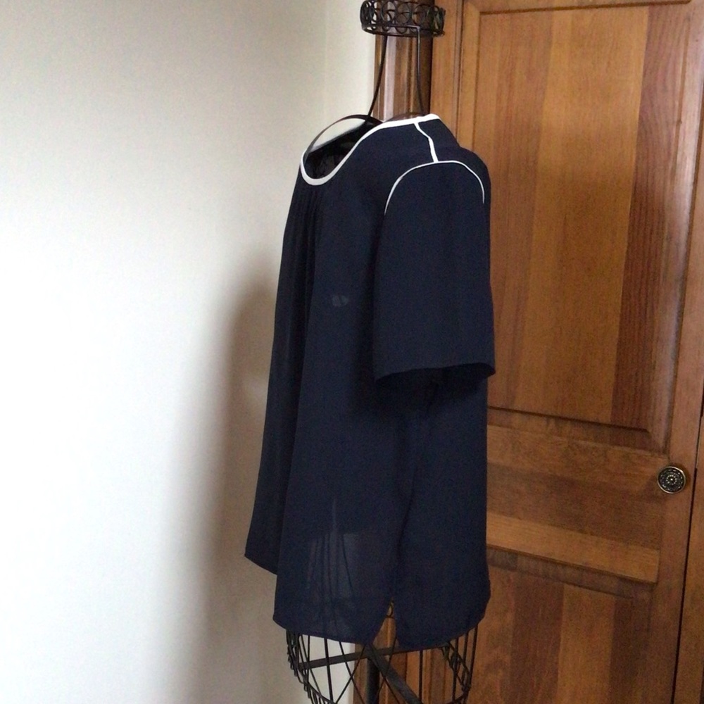 Banana republic navy with white Blouse loose fit, size SP - Picture 2 of 5